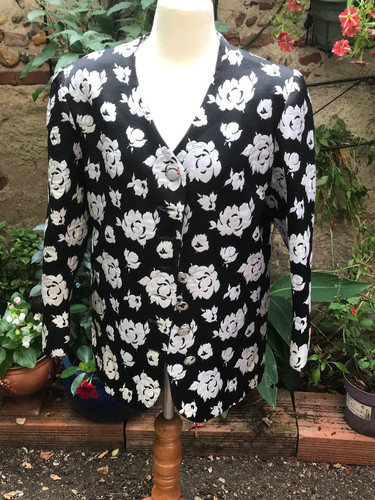 Tres chic veste noire - veste, fleurs